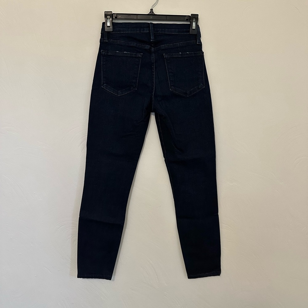 Frame Le Skinny de Jeanne Crop; Dark wash skinny jean - Picture 2 of 4